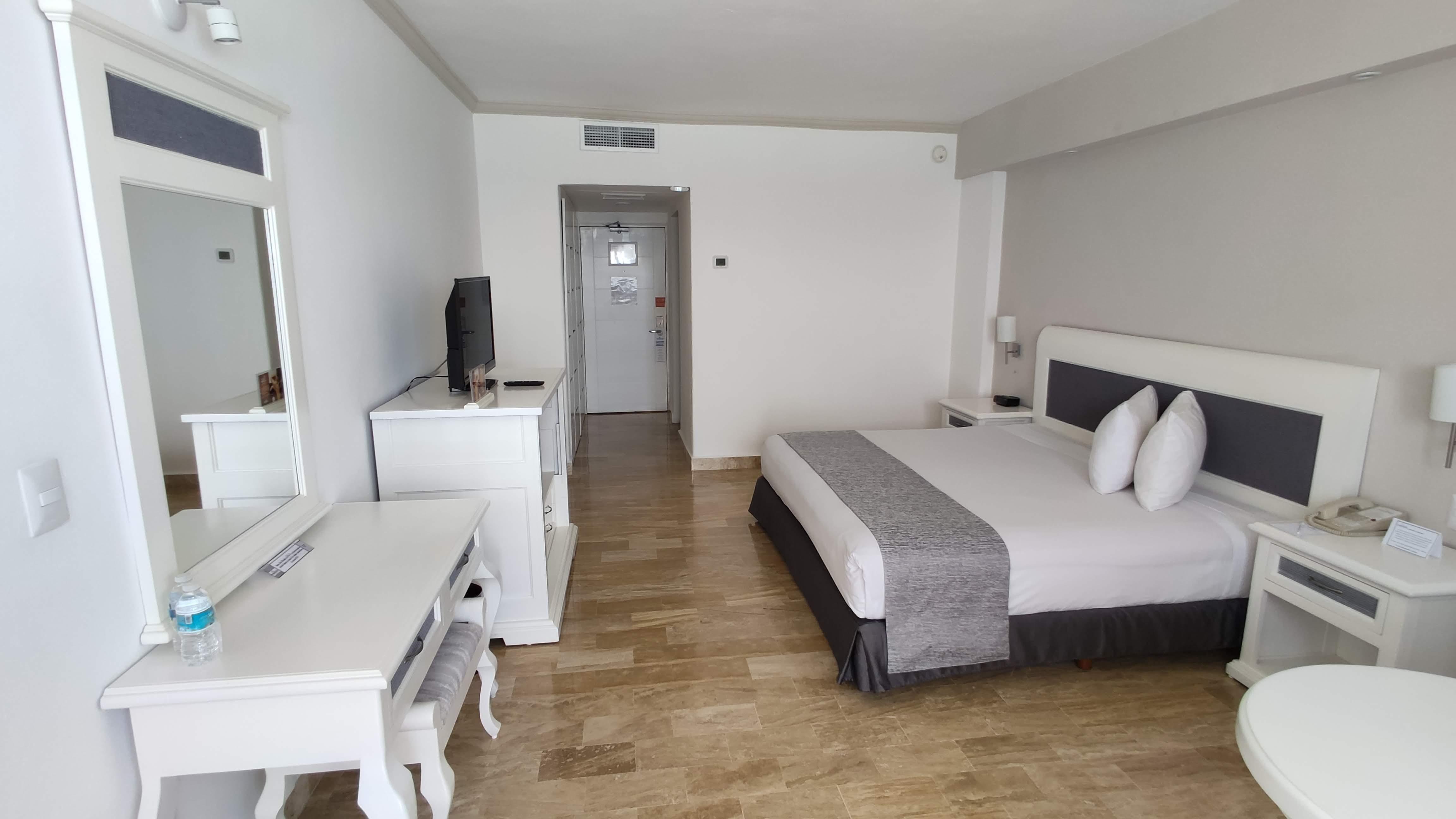 Golden Parnassus Resort & Spa (Adults Only) Канкун Экстерьер фото