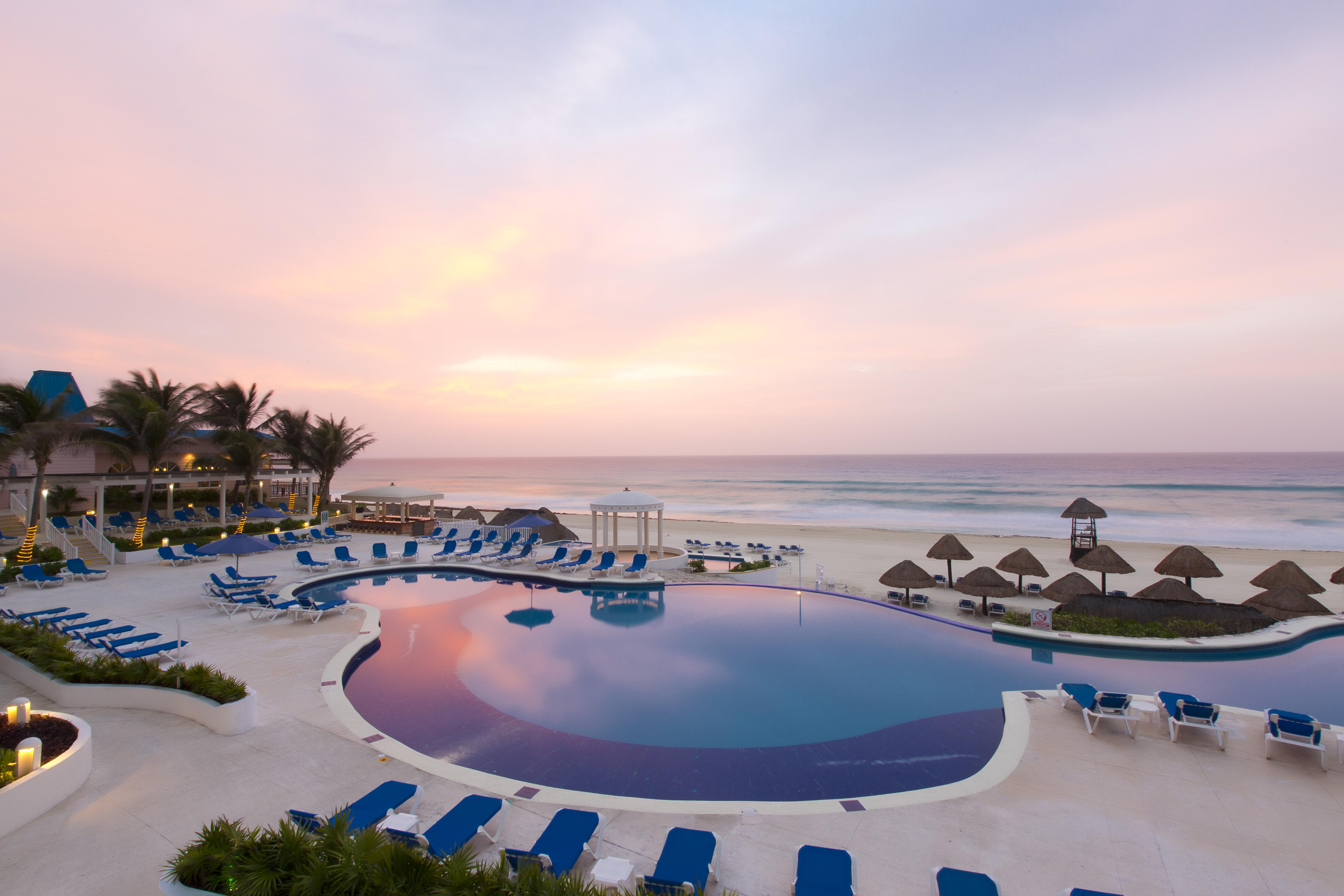 Golden Parnassus Resort & Spa (Adults Only) Канкун Экстерьер фото