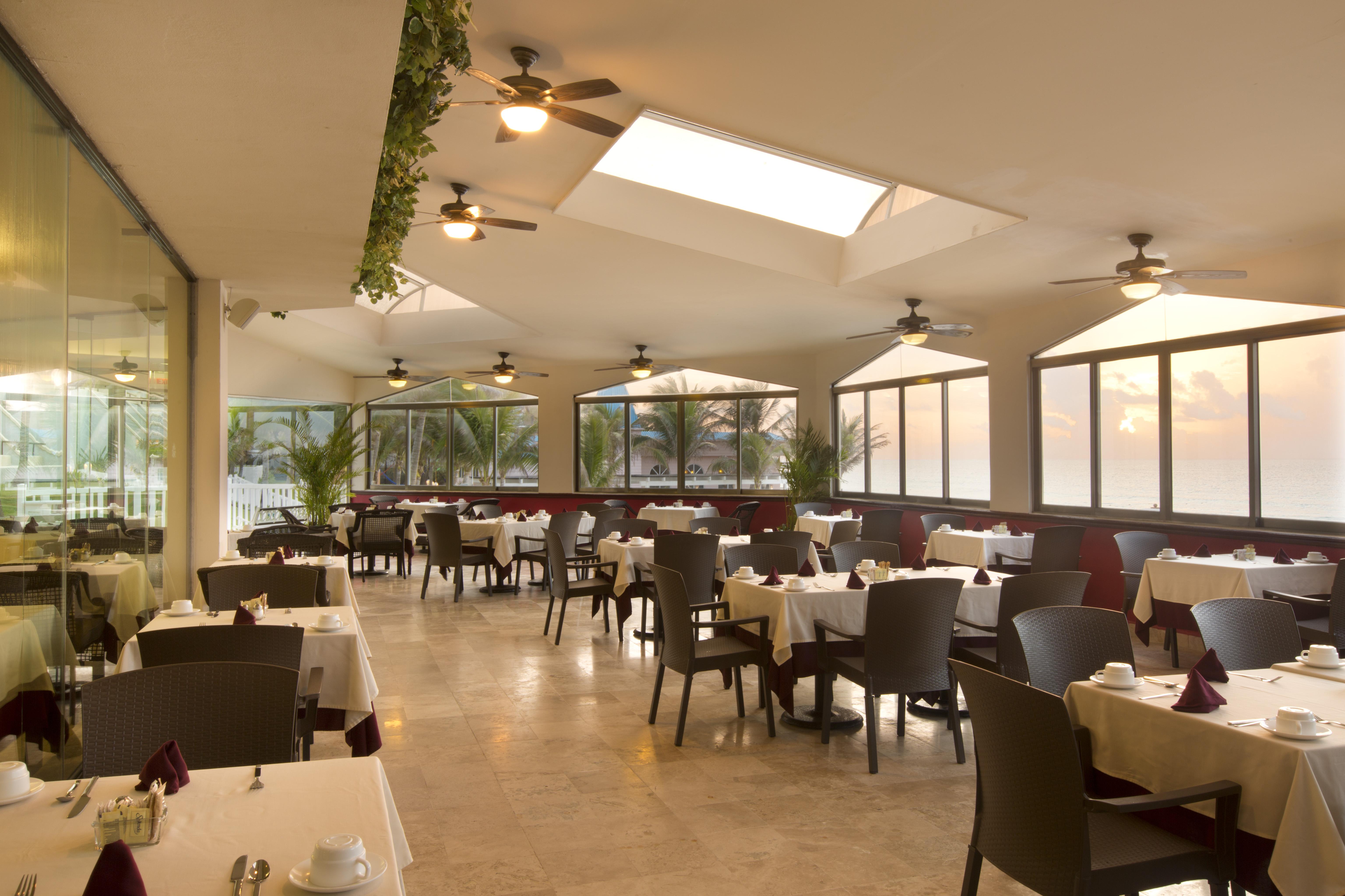 Golden Parnassus Resort & Spa (Adults Only) Канкун Экстерьер фото