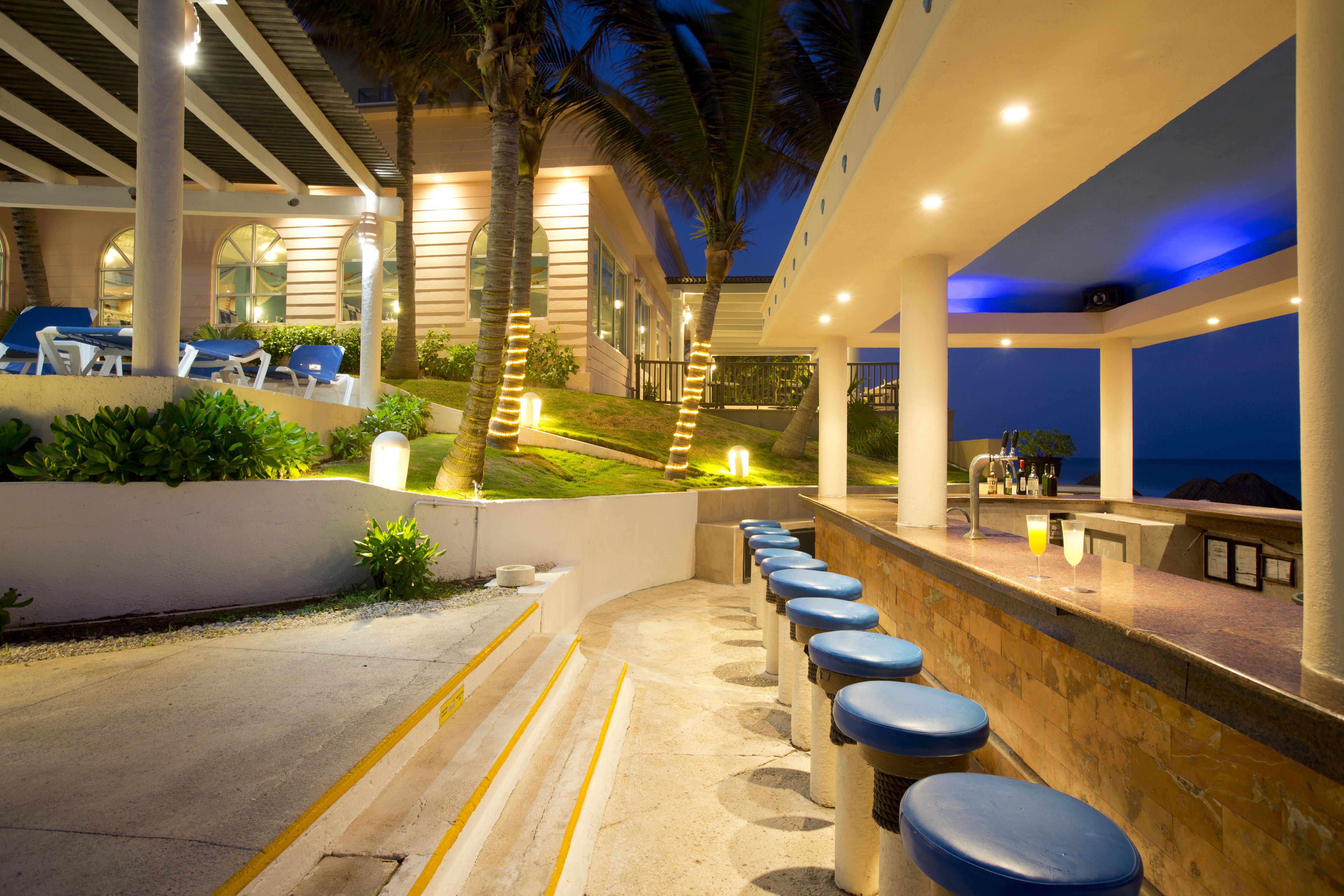 Golden Parnassus Resort & Spa (Adults Only) Канкун Экстерьер фото