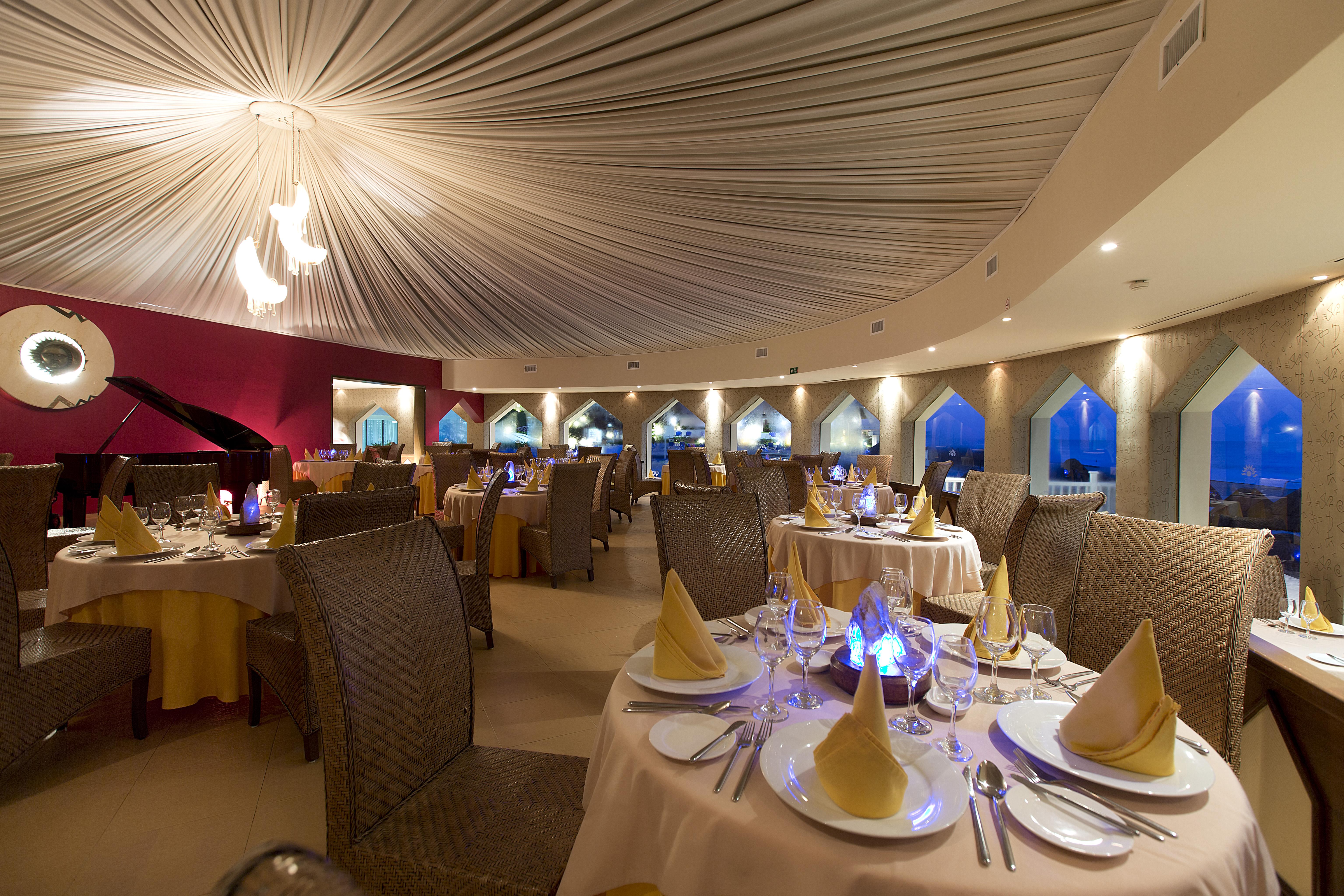 Golden Parnassus Resort & Spa (Adults Only) Канкун Экстерьер фото