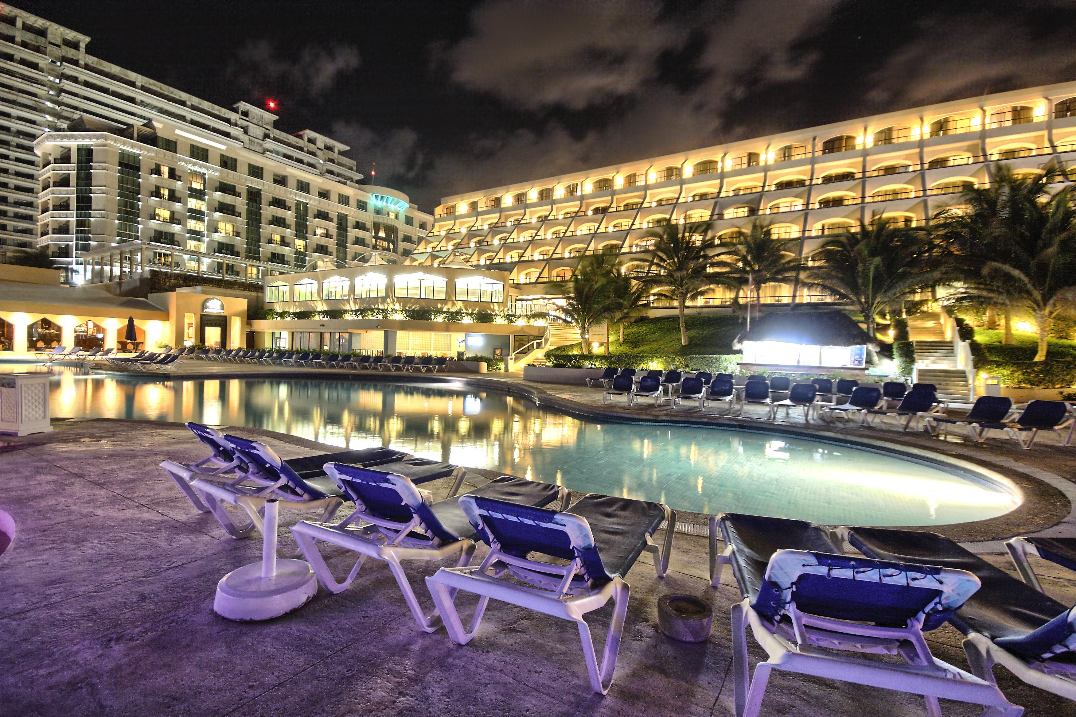 Golden Parnassus Resort & Spa (Adults Only) Канкун Экстерьер фото