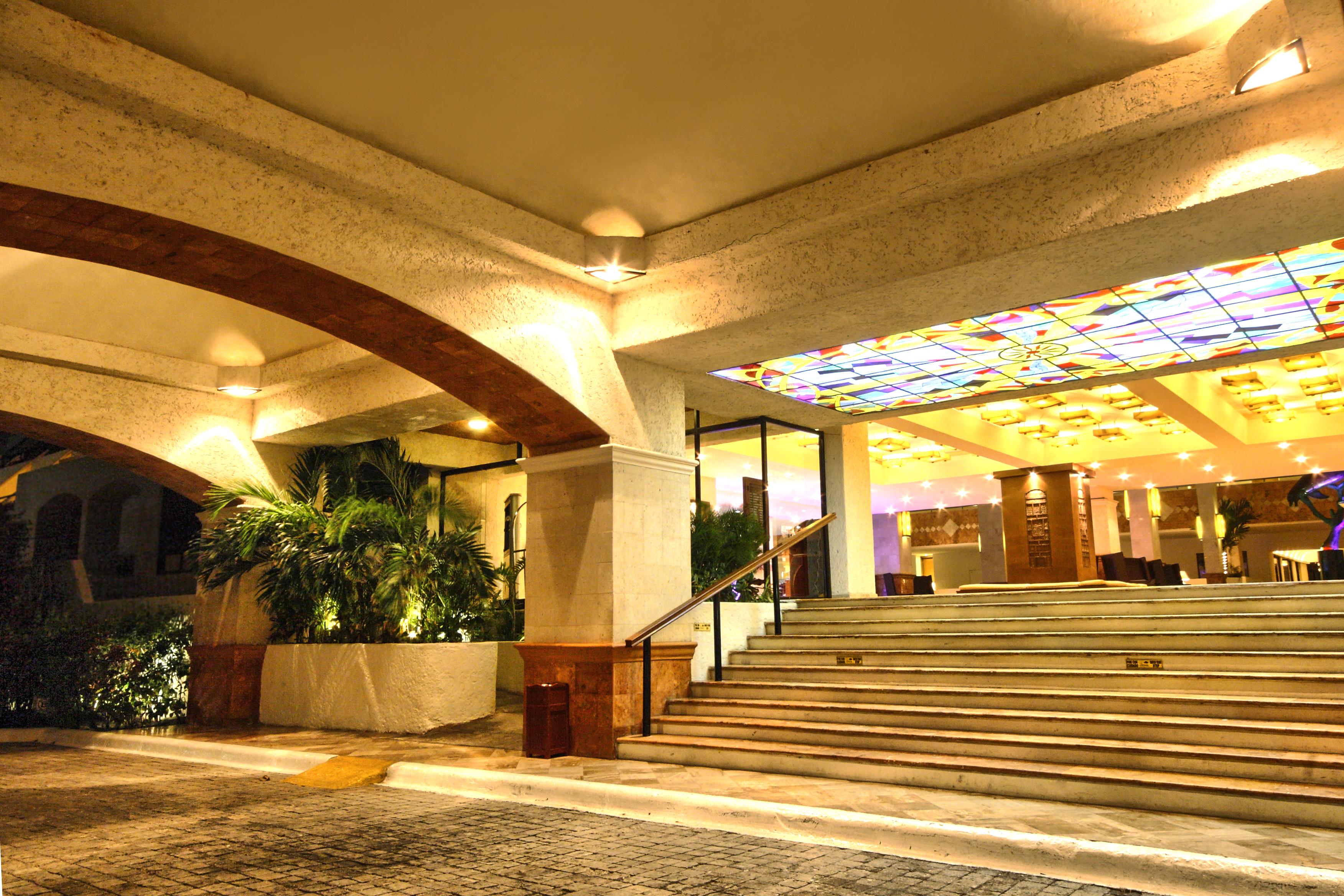 Golden Parnassus Resort & Spa (Adults Only) Канкун Экстерьер фото